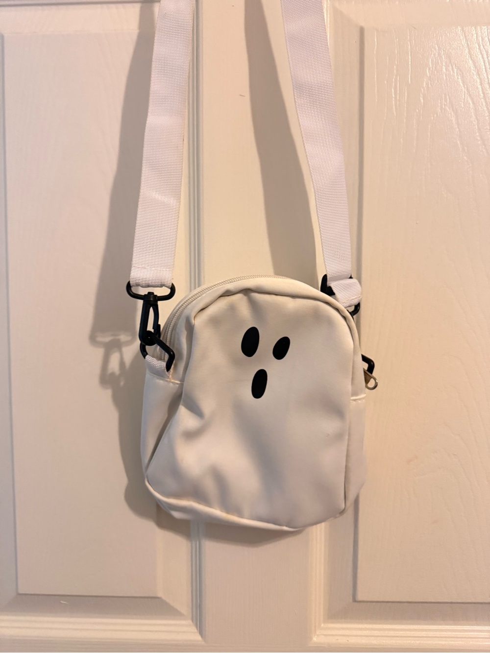 SHEIN White Ghost Crossbody Bag - Picture 2 of 7